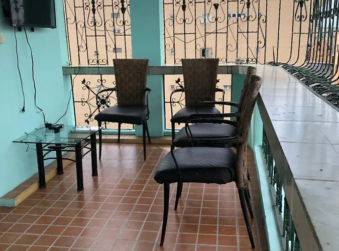 Appartamento The Mansion - Backpackers Near Airport *