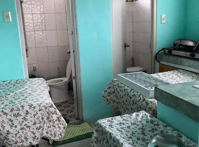 The Mansion - Backpackers Near Airport * Manila