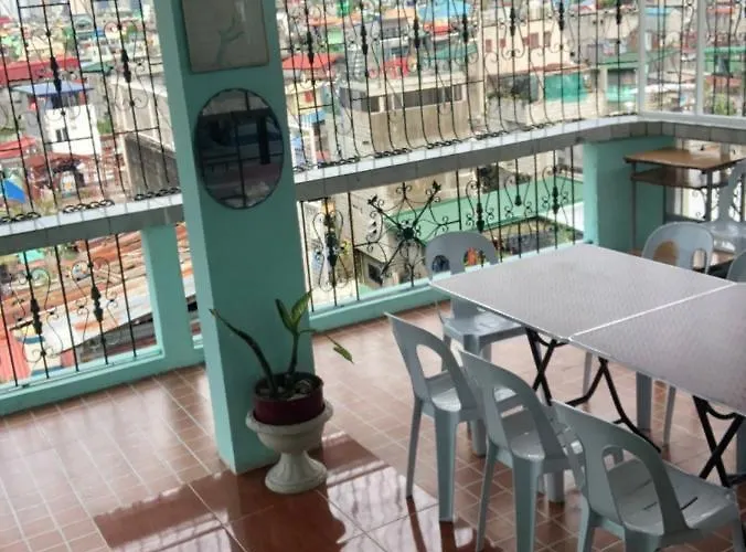 Appartamento The Mansion - Backpackers Near Airport *