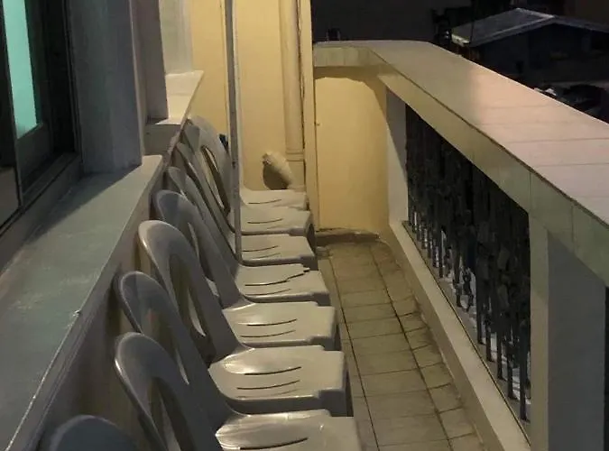 The Mansion - Backpackers Near Airport Manila