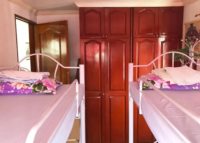 The Mansion - Backpackers Near Airport Appartamento Manila