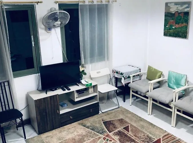 Appartamento The Mansion - Backpackers Near Airport