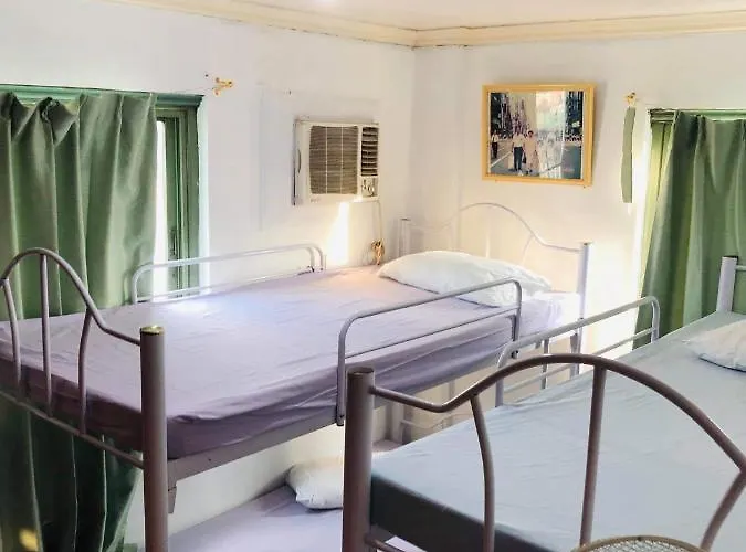The Mansion - Backpackers Near Airport Appartamento *