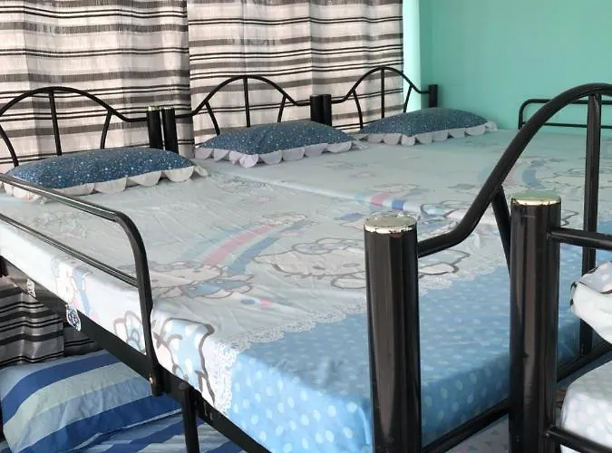 The Mansion - Backpackers Near Airport Appartamento Manila