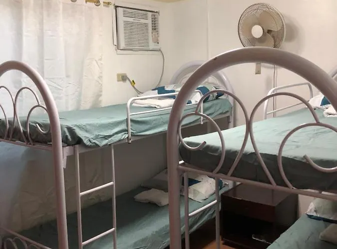 The Mansion - Backpackers Near Airport * Manila